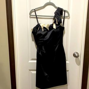 Max & Cleo size 6 Black & Cream Cocktail